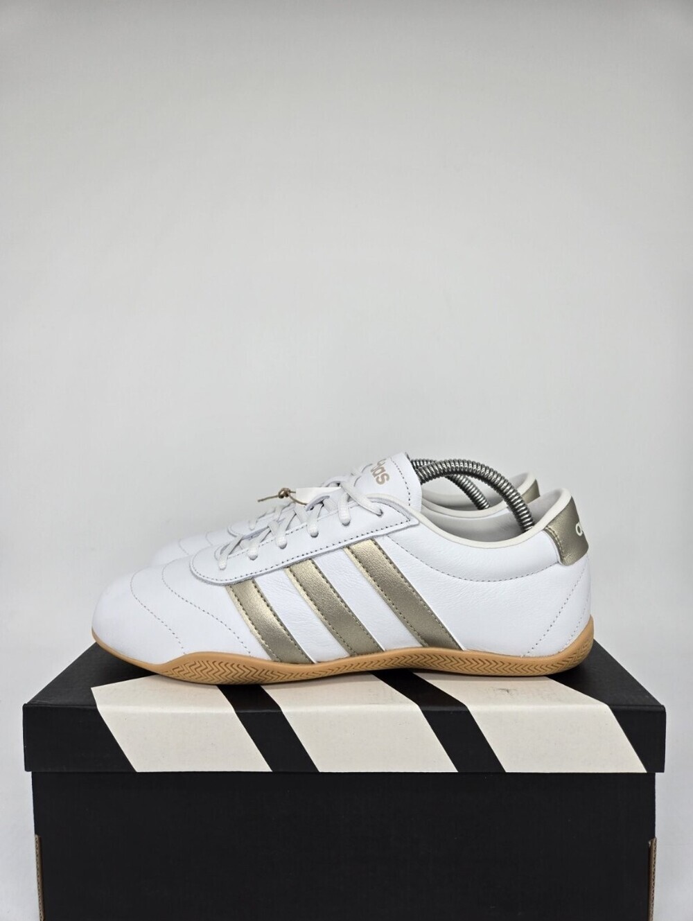 adidas Women's Grand Court Lo JQ9685 Crystal White Cyber Metallic Shoes Size 8.5